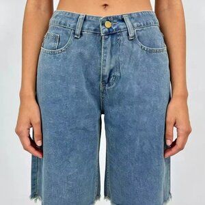 Frayed Hem Relaxed Fit Denim Shorts